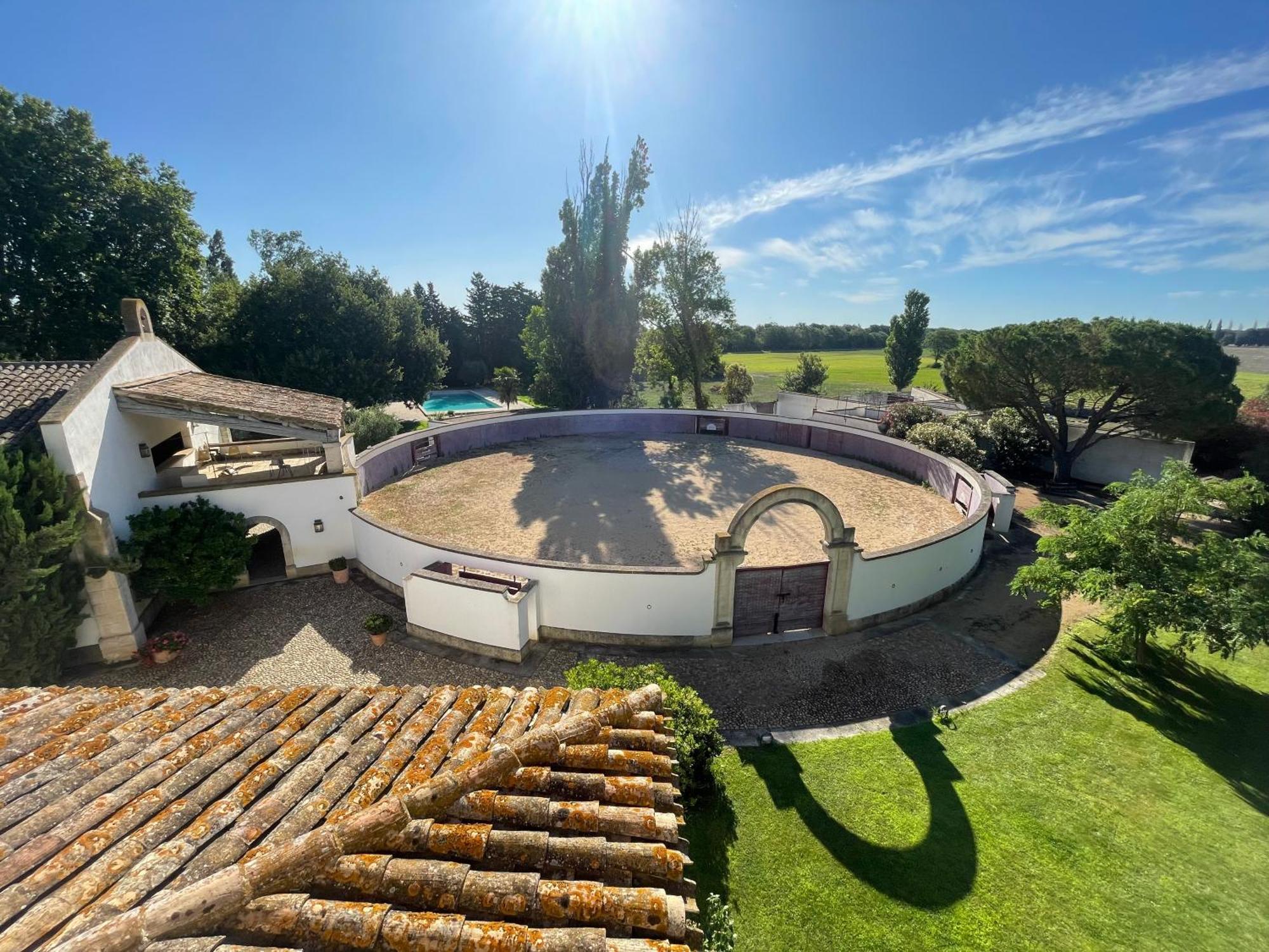 Villa Mas Des Becasses, En Provence - 22 Personnes Arlés Exterior foto